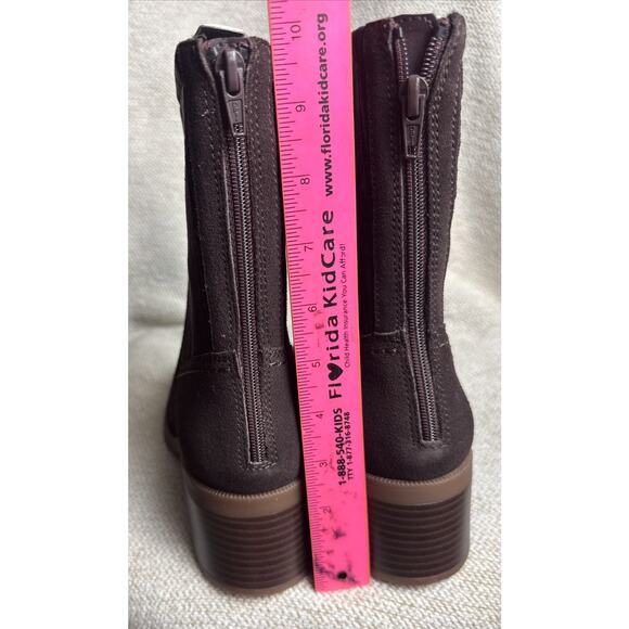 Clarks Women's Lileigh Holly Ankle Boot, Dark Brown Suede 10 M NIB NEW - Picture 6 of 7